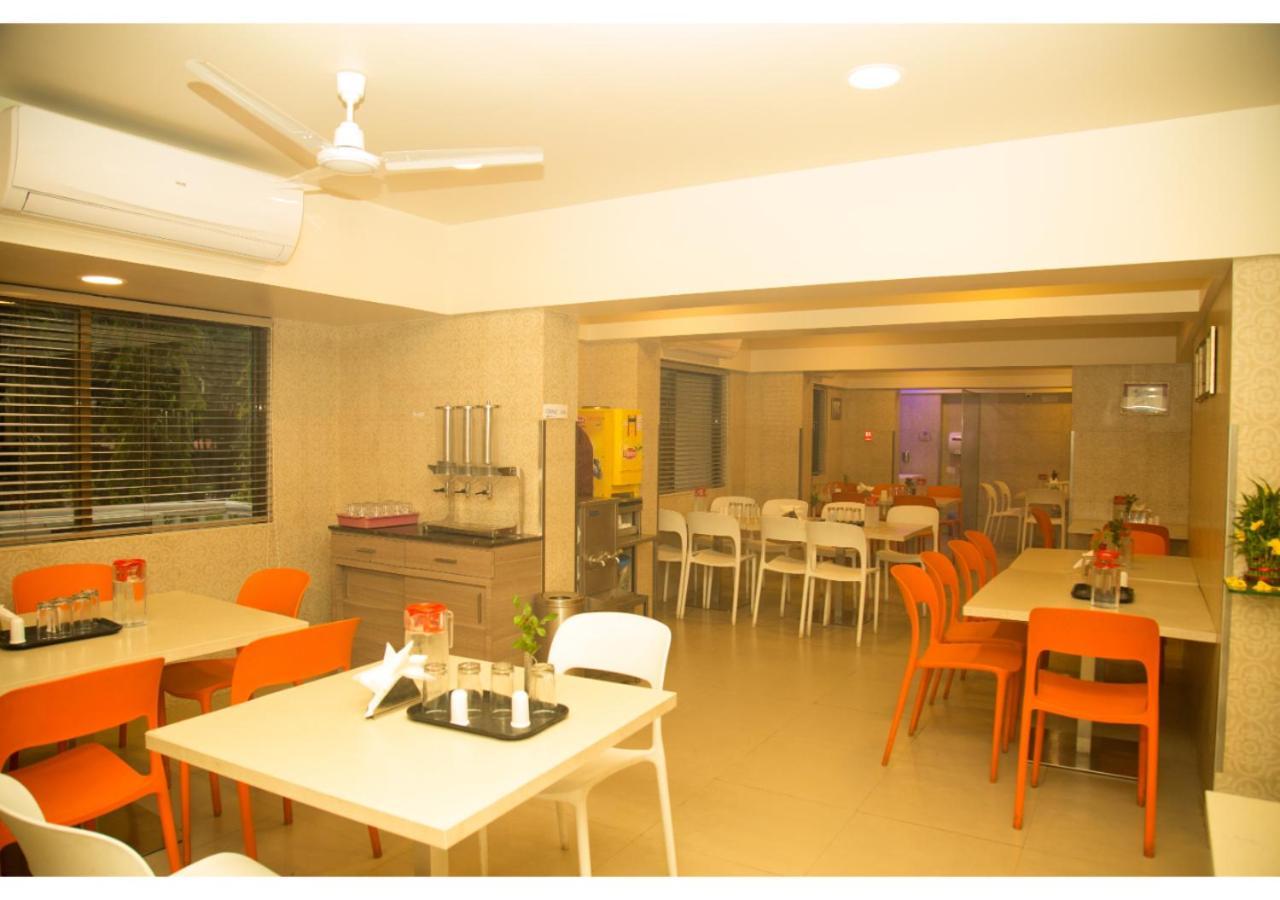 Ashok Deluxe Apartments, Marol Andheri East Bombay Exterior foto